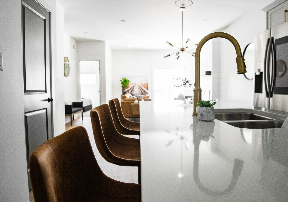 借名給男友買房對方卻不按時還貸,女聘台北律師主張終止契約